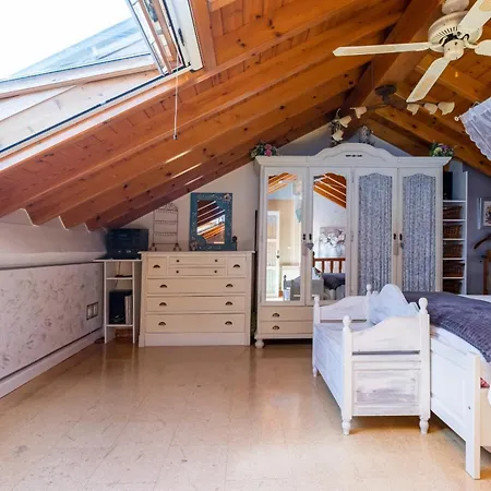 Сasa de vacaciones Encantadora Casa En